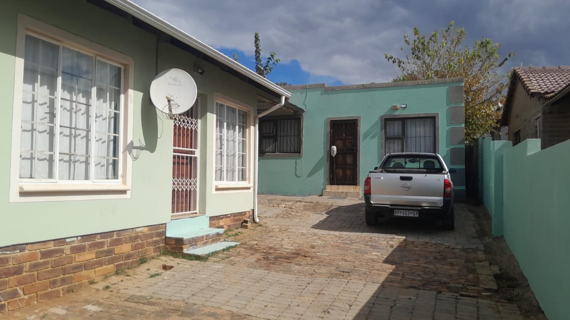 2 Bedroom House for Sale in Cosmo City, Roodepoort - Gauteng