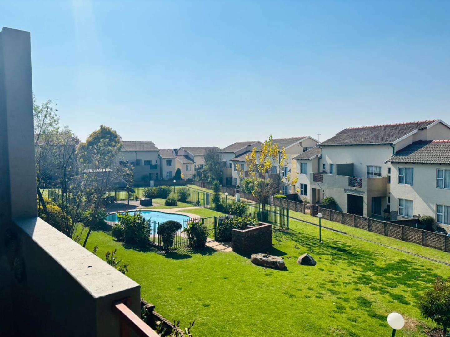 2 Bedroom House for Sale in Bromhof, Randburg - Gauteng
