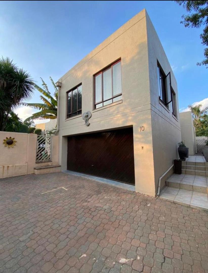 4 Bedroom Townhouse for Sale in Bruma, Johannesburg - Gauteng