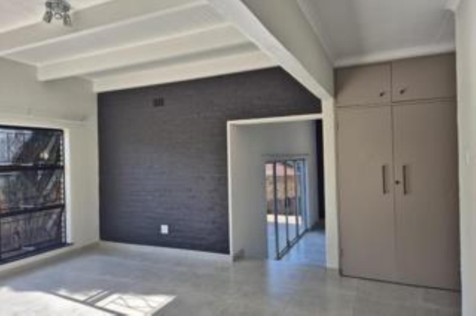 4 Bedroom House for Sale in Gholfsig, Middelburg - Mpumalanga