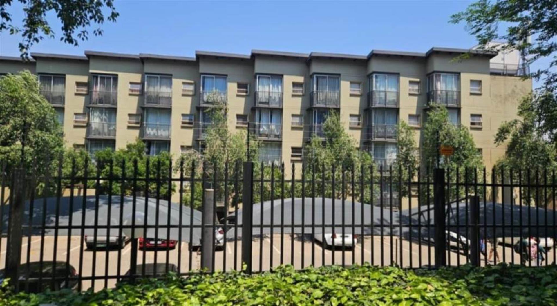 1 Bedroom House for Sale in Braamfontein, Johannesburg - Gauteng