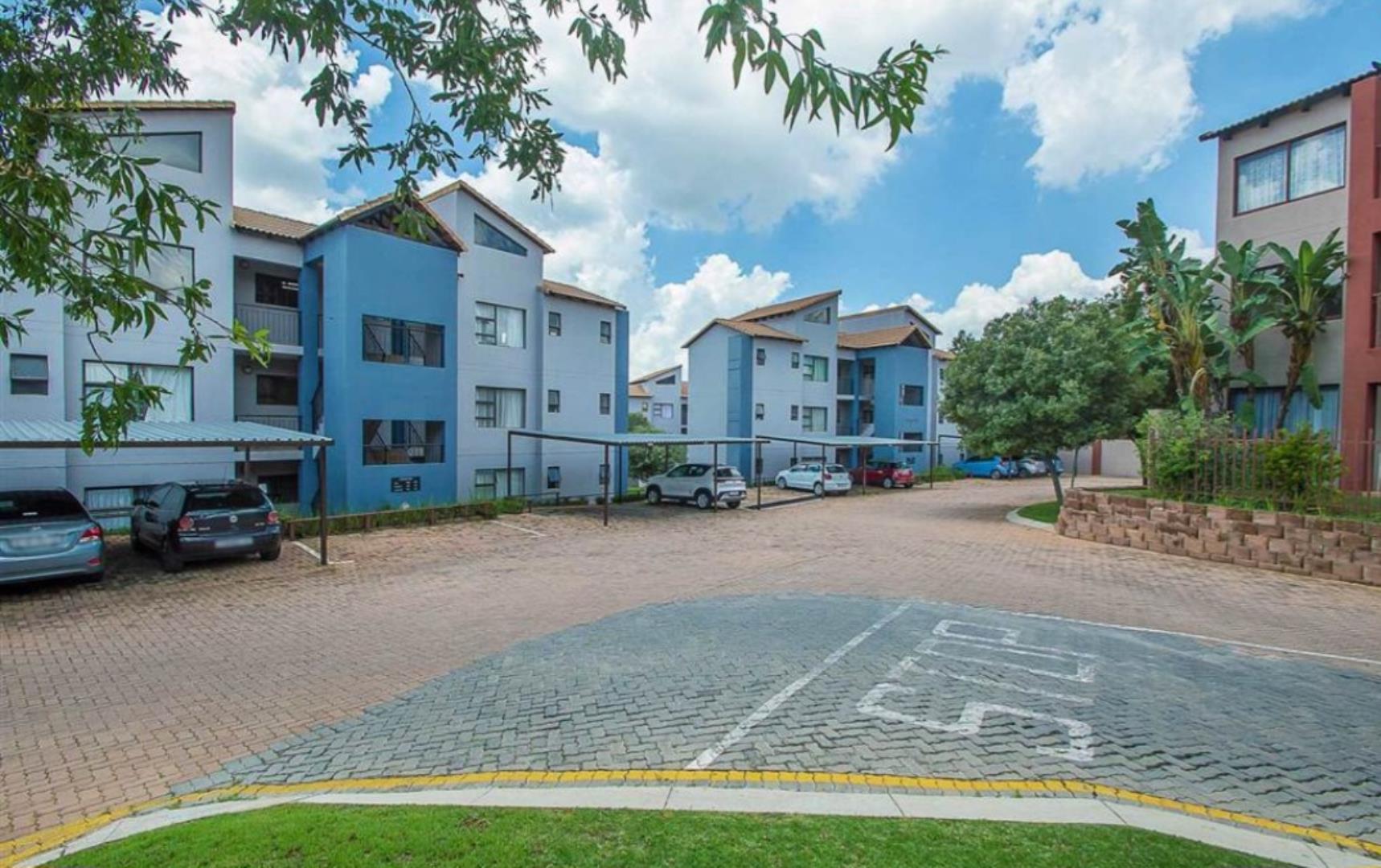 2 Bedroom House for Sale in Honeydew, Roodepoort - Gauteng