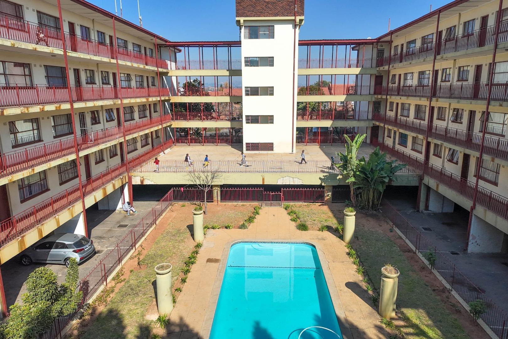 2 Bedroom Apartment for Sale in Kensington B, Randburg - Gauteng
